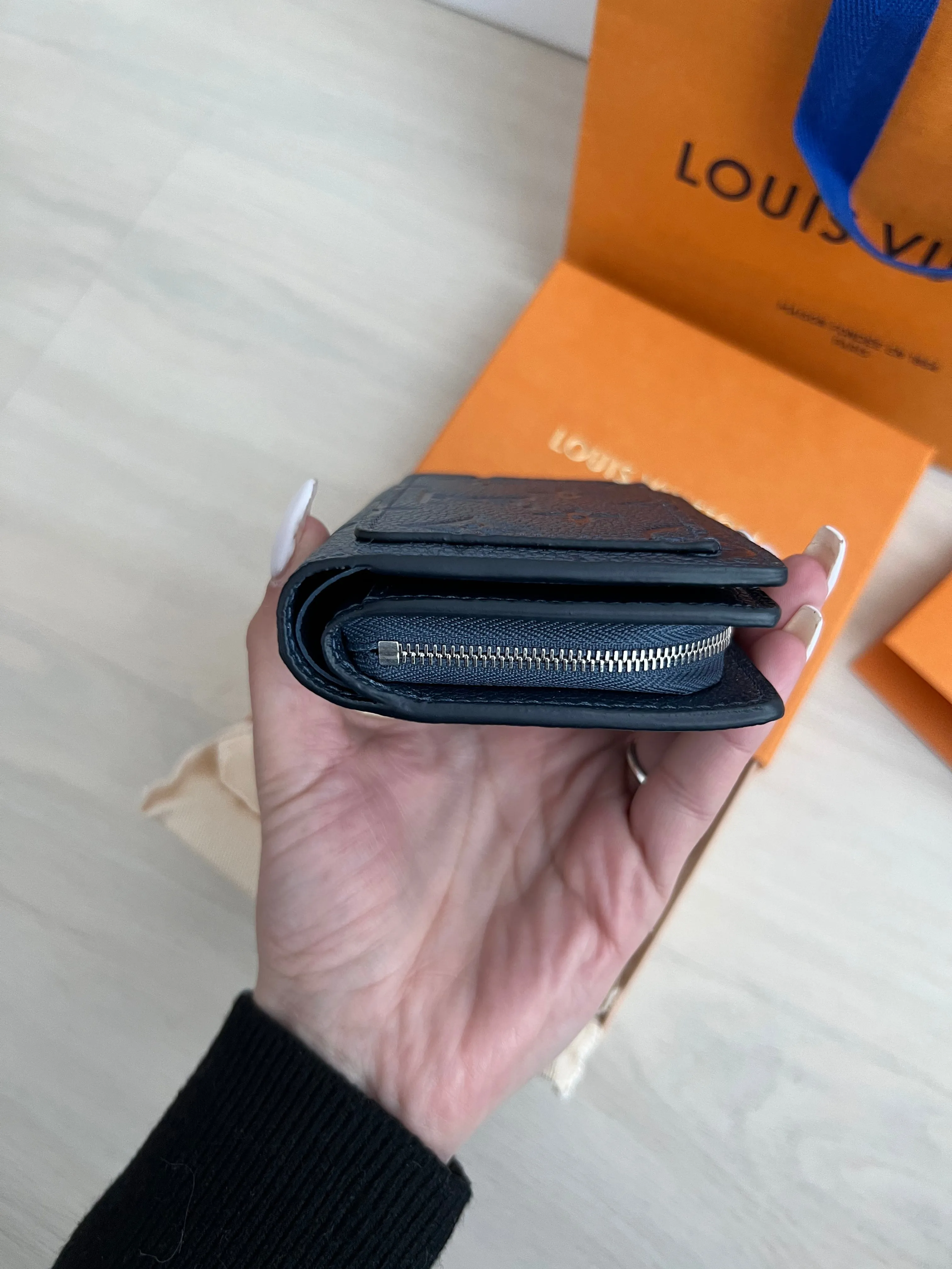 Louis Vuitton Clea Wallet