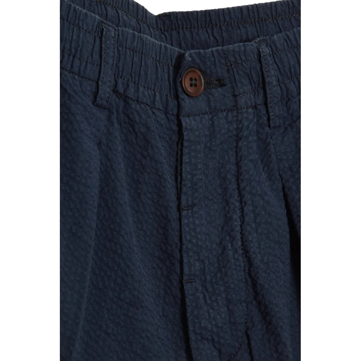 Universal Works Pleated Track Short cotton seersucker navy 28907